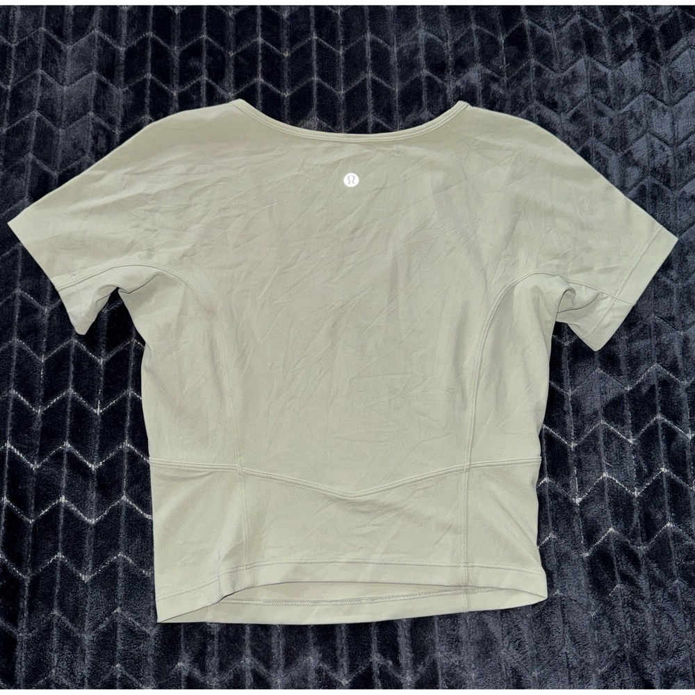 Lululemon Nulu Cropped Slim Yoga Short Sleeve Green Fern V Neck Top Women 4